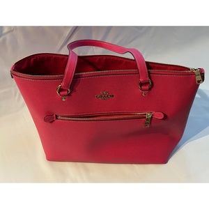 Coach Gallery Tote Bag/Crossgrain Leather/ Bold Pink